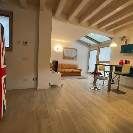 Interno 2 Este Centro المظهر الخارجي الصورة