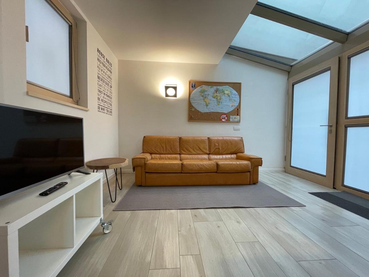 Interno 2 Este Centro المظهر الخارجي الصورة
